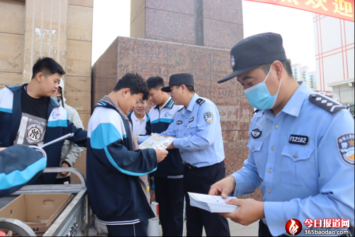 【能力作風建設】普法宣傳進萬家 全民學法掀熱潮987.png