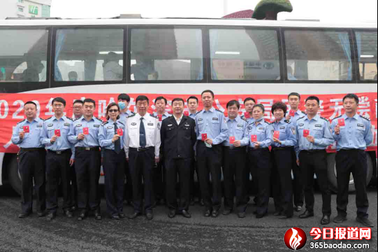 (定稿)滾滾熱血彰顯鐵警柔情——哈市公安機關組織開展無償獻血活動343.png