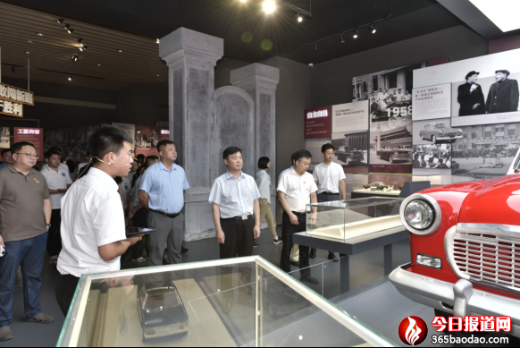 1_山東科技大學師生共赴萊西 感受十年涅槃驚艷“蝶變”1558.png