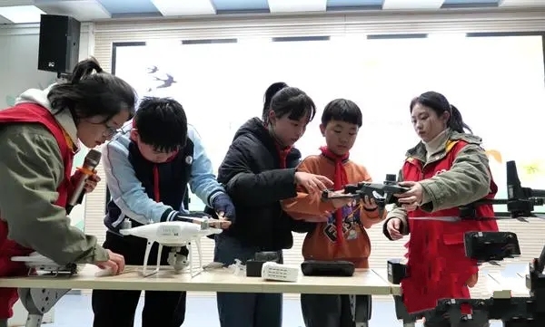 ӋMУ@o˙CwƌWȫ늰顰ͯ