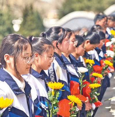 ͽӢңĹԭ@áߵ˼nш(jin)30ꡪ  @˼n҂(hu)^m(x)СȥڬF(xin)(chng)