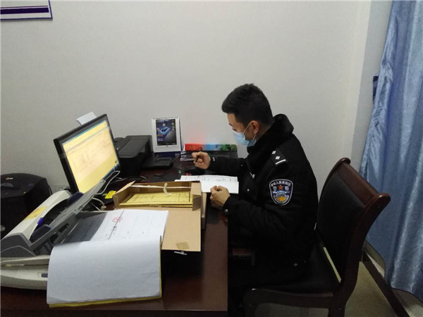 ۲ɫľɫ{(ln) һ܊D(zhun)񾯵Ĵ(ji)(jin)