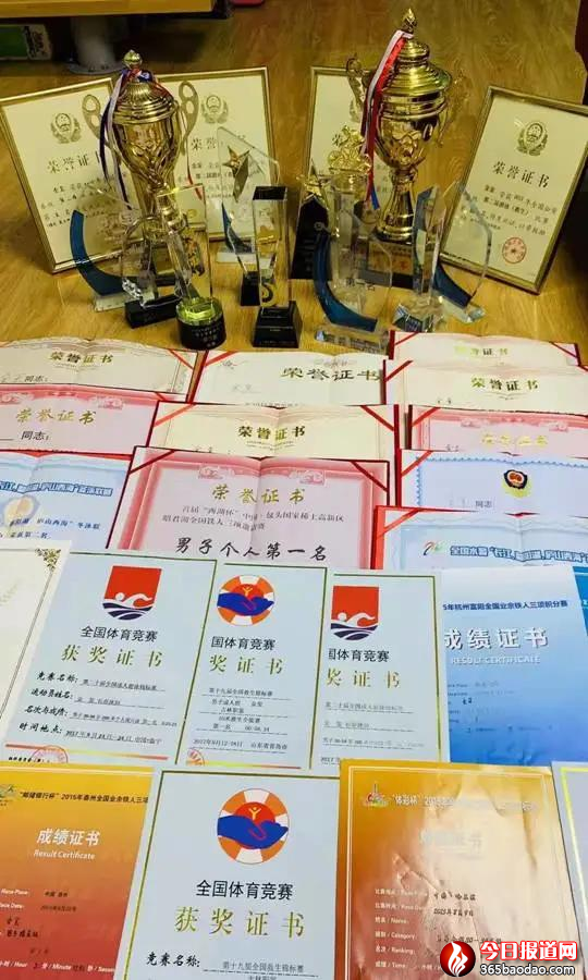 松花江上的 “冠軍水警”——記哈爾濱市公安局航運(yùn)分局民警金璽448.png