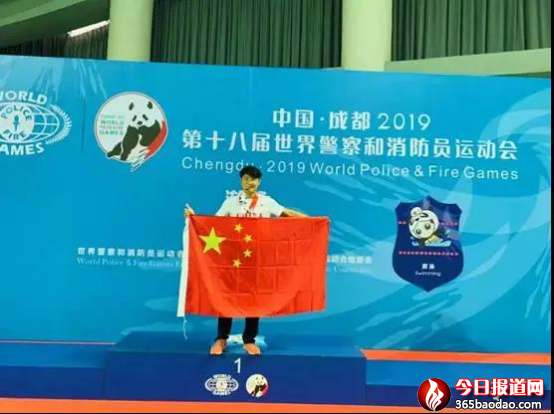 松花江上的 “冠軍水警”——記哈爾濱市公安局航運(yùn)分局民警金璽1367.png