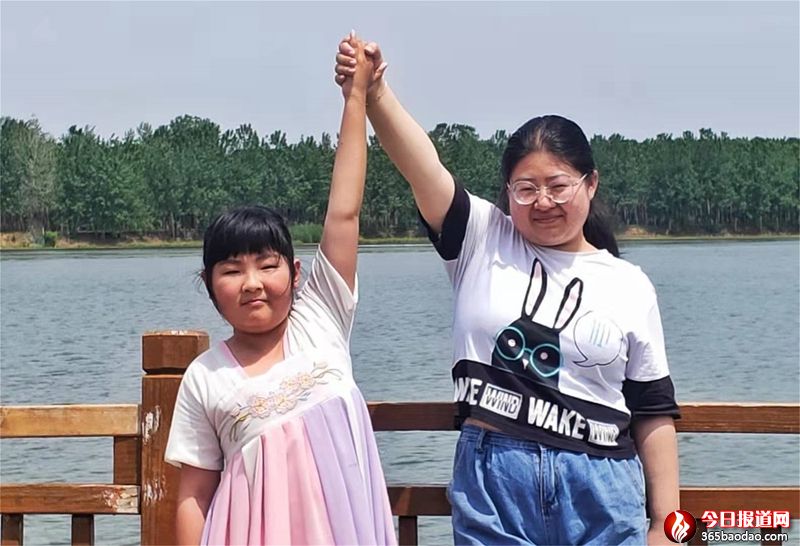 3姐妹親密無間 (1).jpg