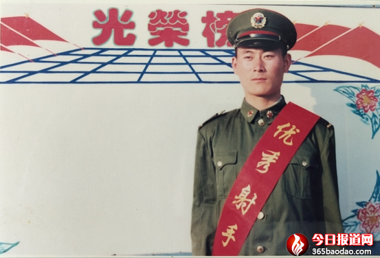 徐靜博青春灑軍營 煥彩立新功787.png