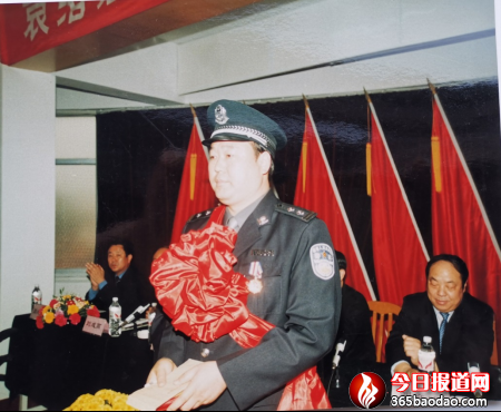   Ѫӳ\ ӛģahTȫ񾯲졢һȹԬw