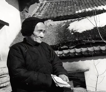 ԣ׷|ϵЈ֮ʮһ  ĸg  ԂӰ푃һ  ׷ӛԣĸHӢ