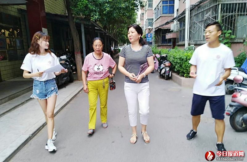 鄭州市文北社區紀念改革開放四十周年理論宣講實踐活動,時間:2018年7月12日,地點:文化路76號院 (4).jpg